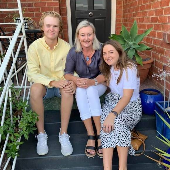 Meet your Posher, Julia - Picture 1 of 1